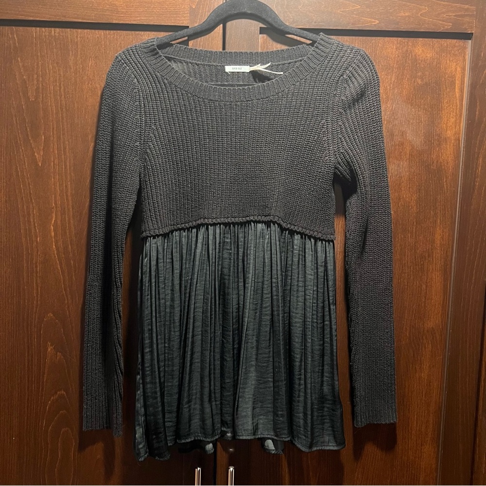 Kimchi Blue Faux Layered Black Sweater Size S - Picture 1 of 5